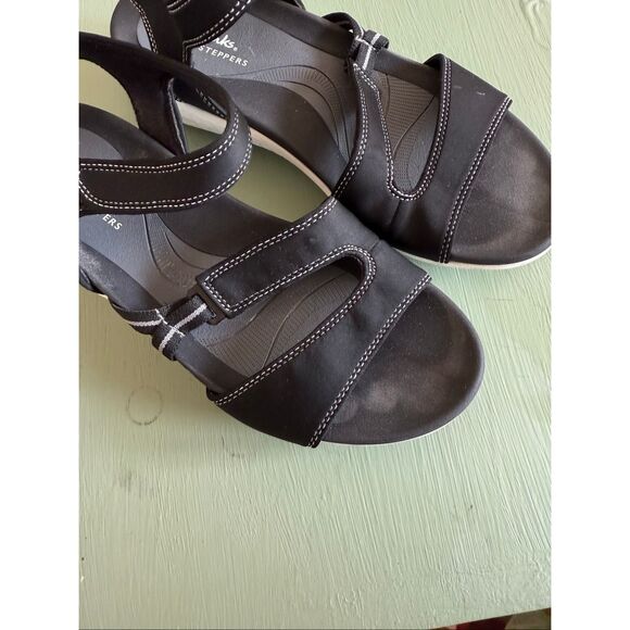 Clarks Cloud Stepper Black Hook & Loop Sandals sz 8-1/2 - Picture 2 of 6